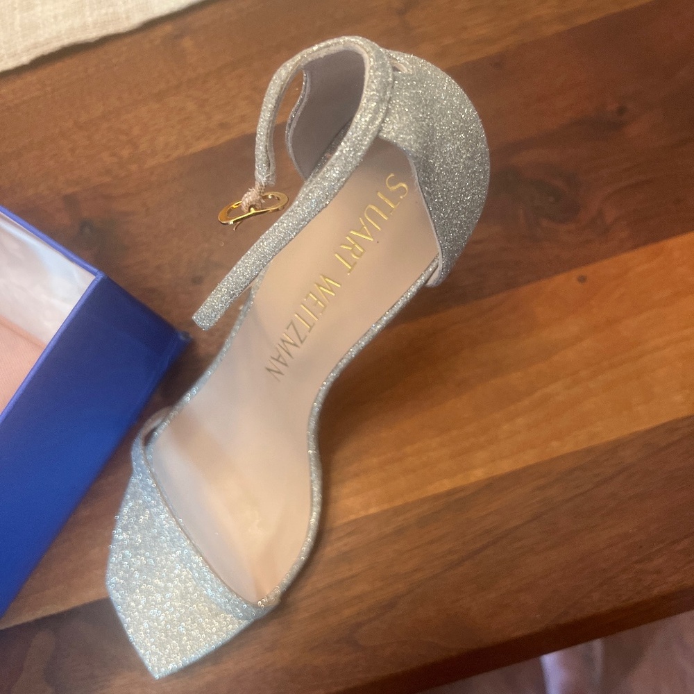 Stuart Weitzman - Picture 6 of 6
